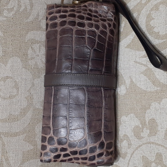 BURBERRY AUTHENTIC RARE CLUTCH - Picture 3 of 12